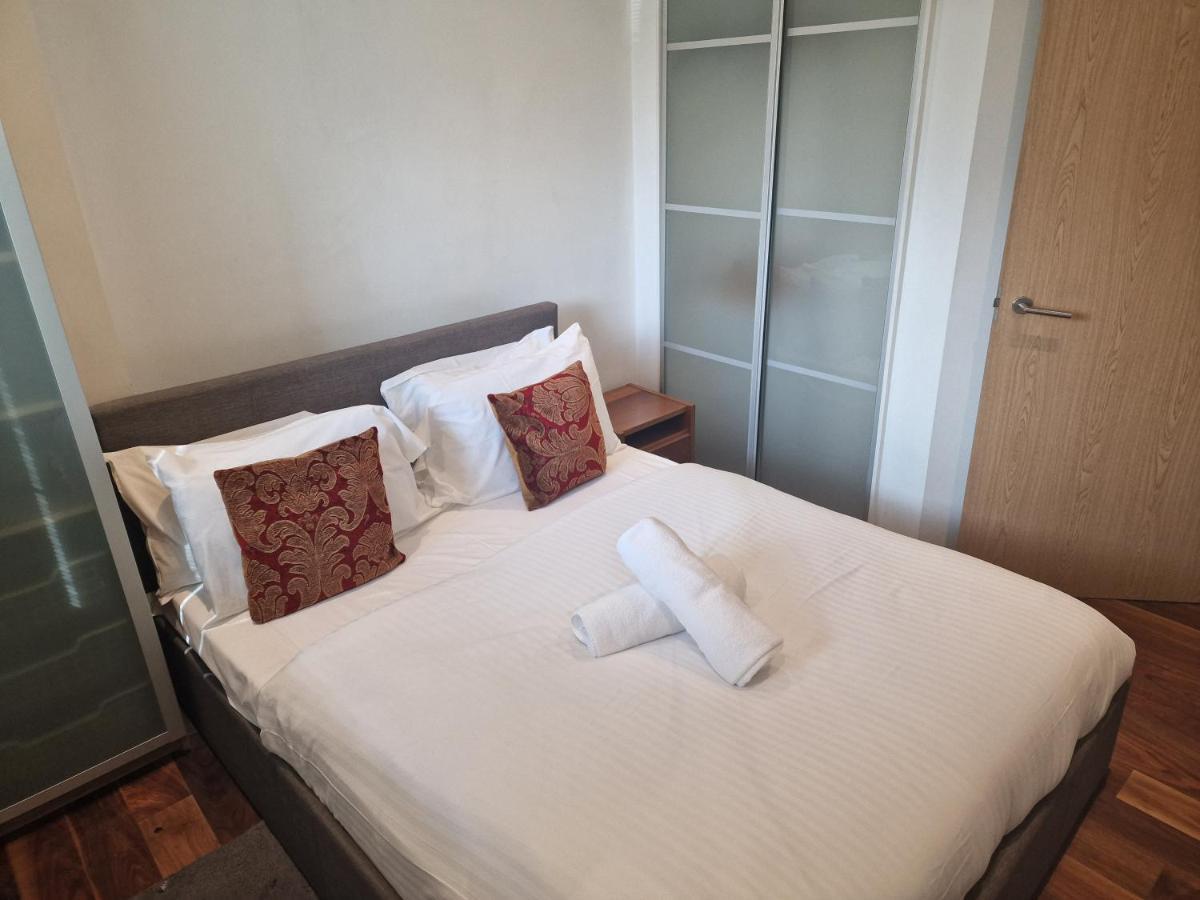 Immaculate 1-Bed Apartment In Londra Esterno foto