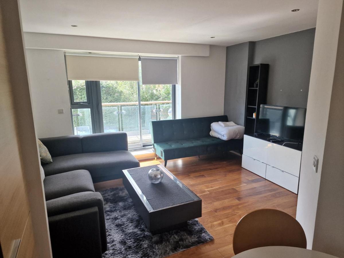 Immaculate 1-Bed Apartment In Londra Esterno foto